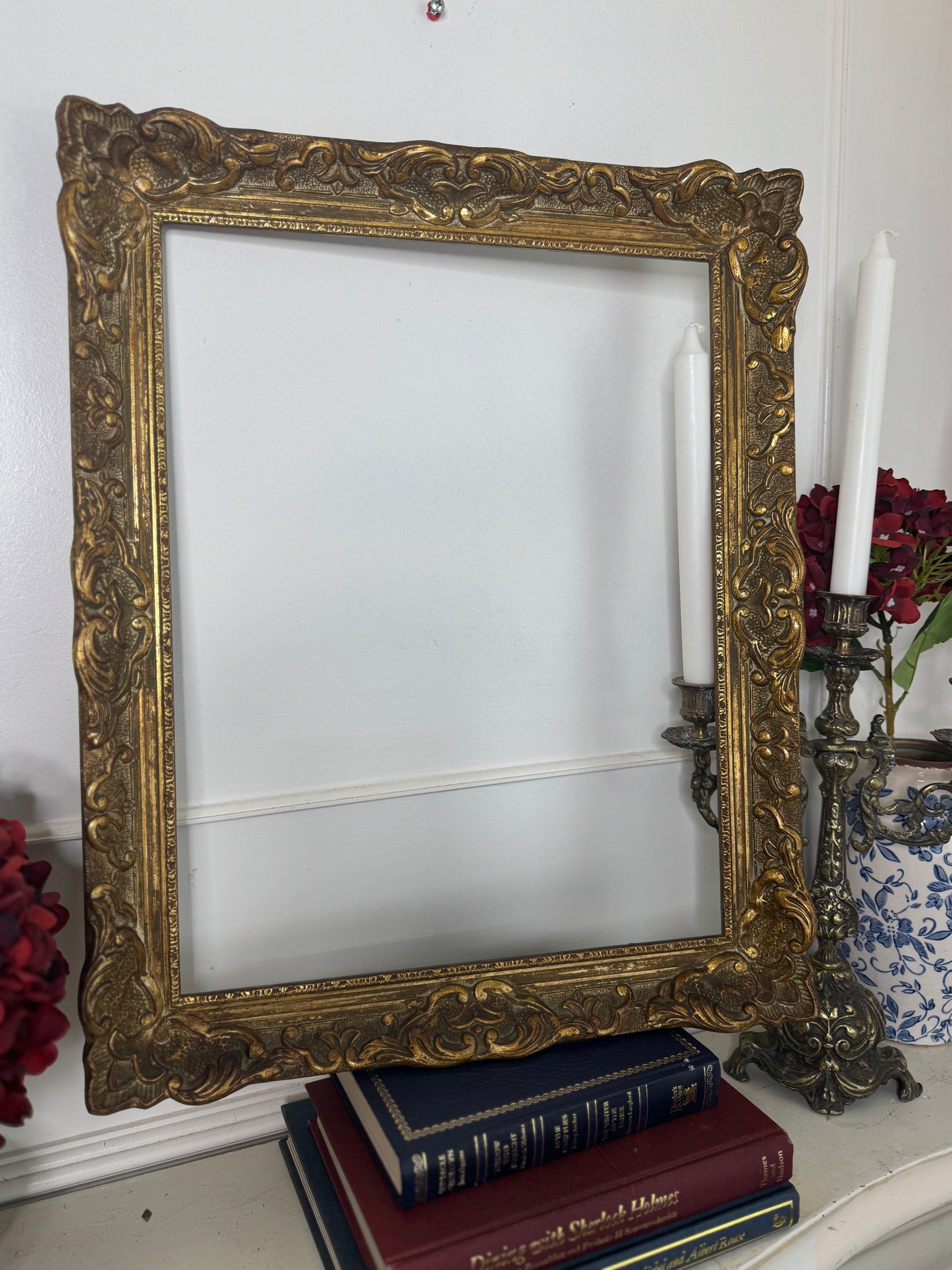 Vintage Gilt French Louis-Style Ornate Chippendale Gold Rare Frame - Medium