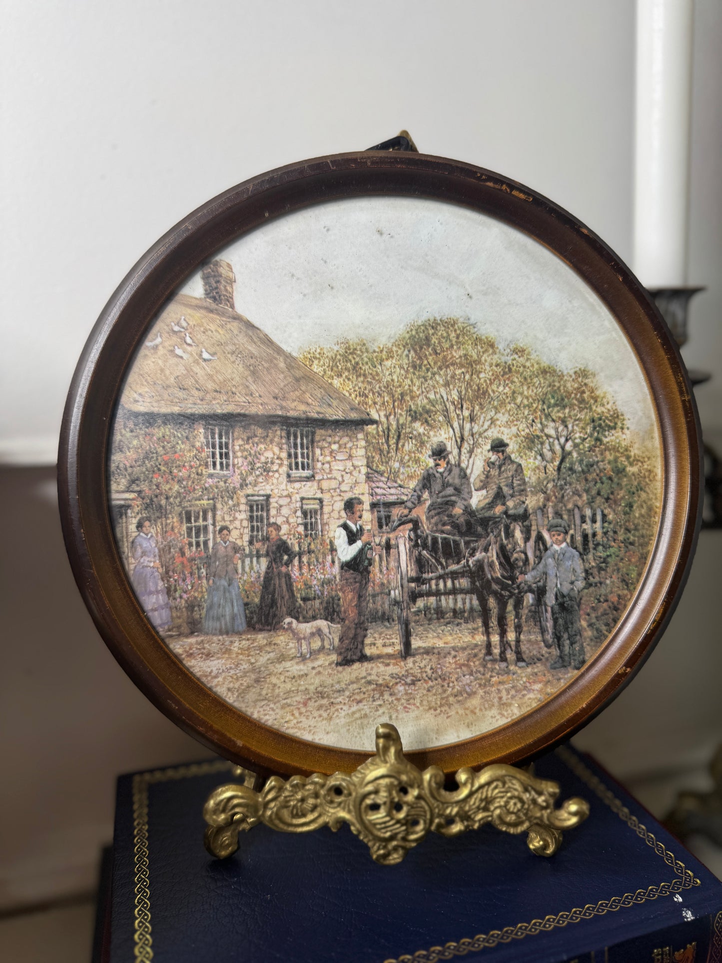 Rare Vintage Round Resin Frame with Print – 23cm Diameter Circular Wall Art