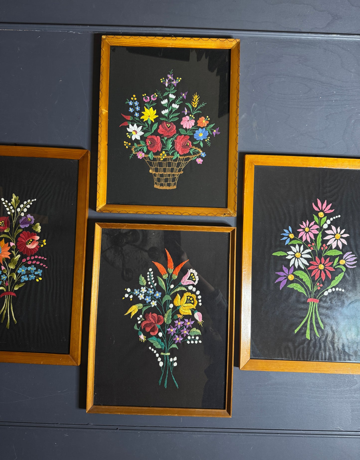 Rare 1950s Hungarian Kalocsa Matyó Embroidery – Vintage Heirloom Wall Hanging Set