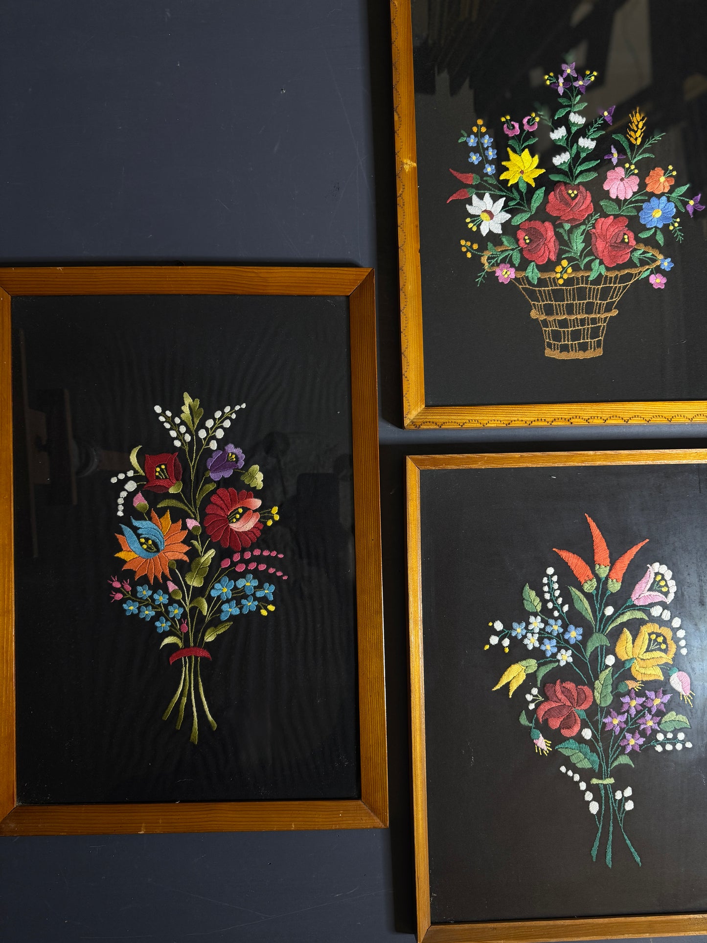 Rare 1950s Hungarian Kalocsa Matyó Embroidery – Vintage Heirloom Wall Hanging Set