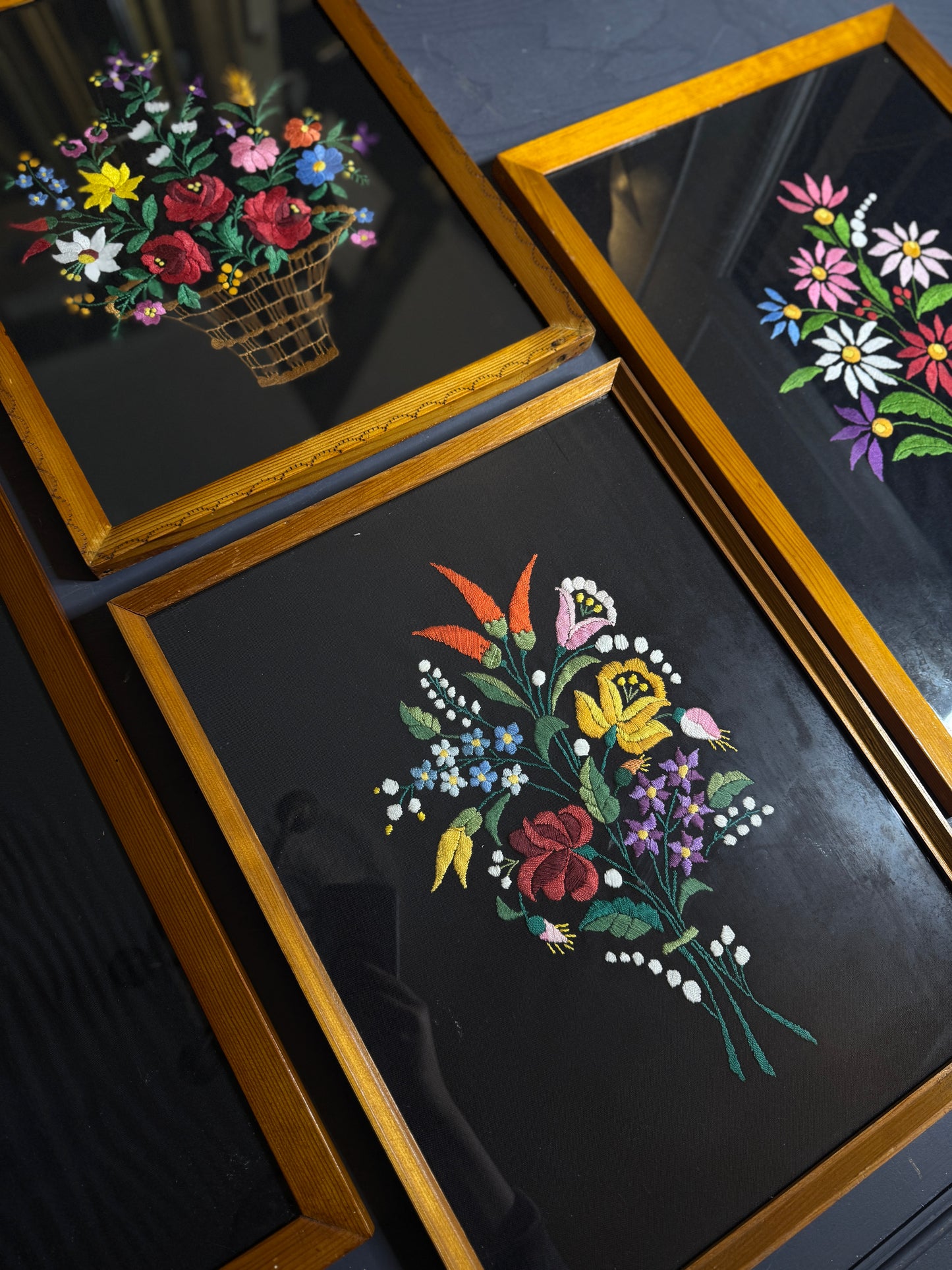 Rare 1950s Hungarian Kalocsa Matyó Embroidery – Vintage Heirloom Wall Hanging Set