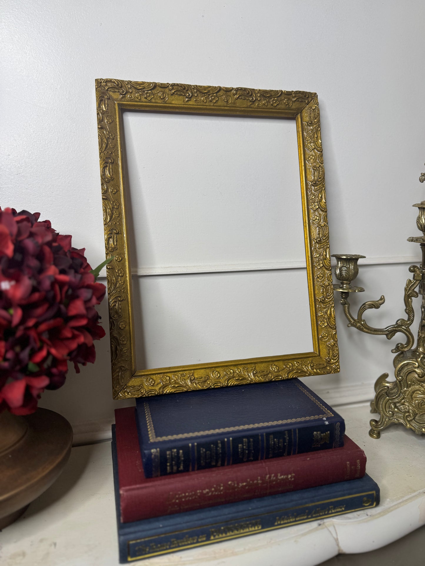 Golden Grandeur – Hungarian Floral Gilt Frame from Budapest