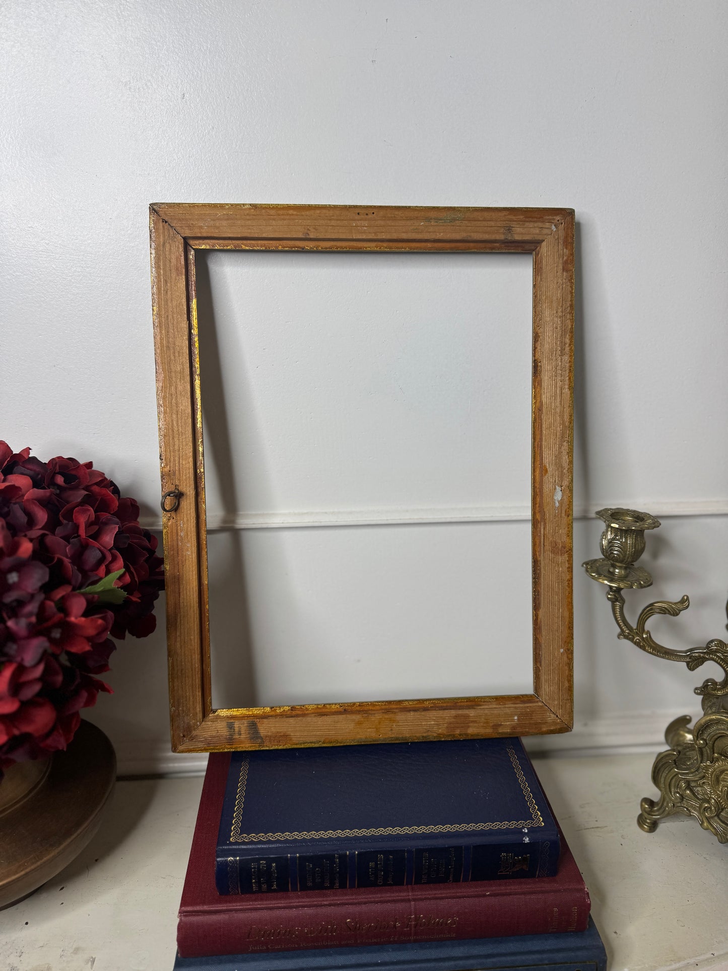 Golden Grandeur – Hungarian Floral Gilt Frame from Budapest
