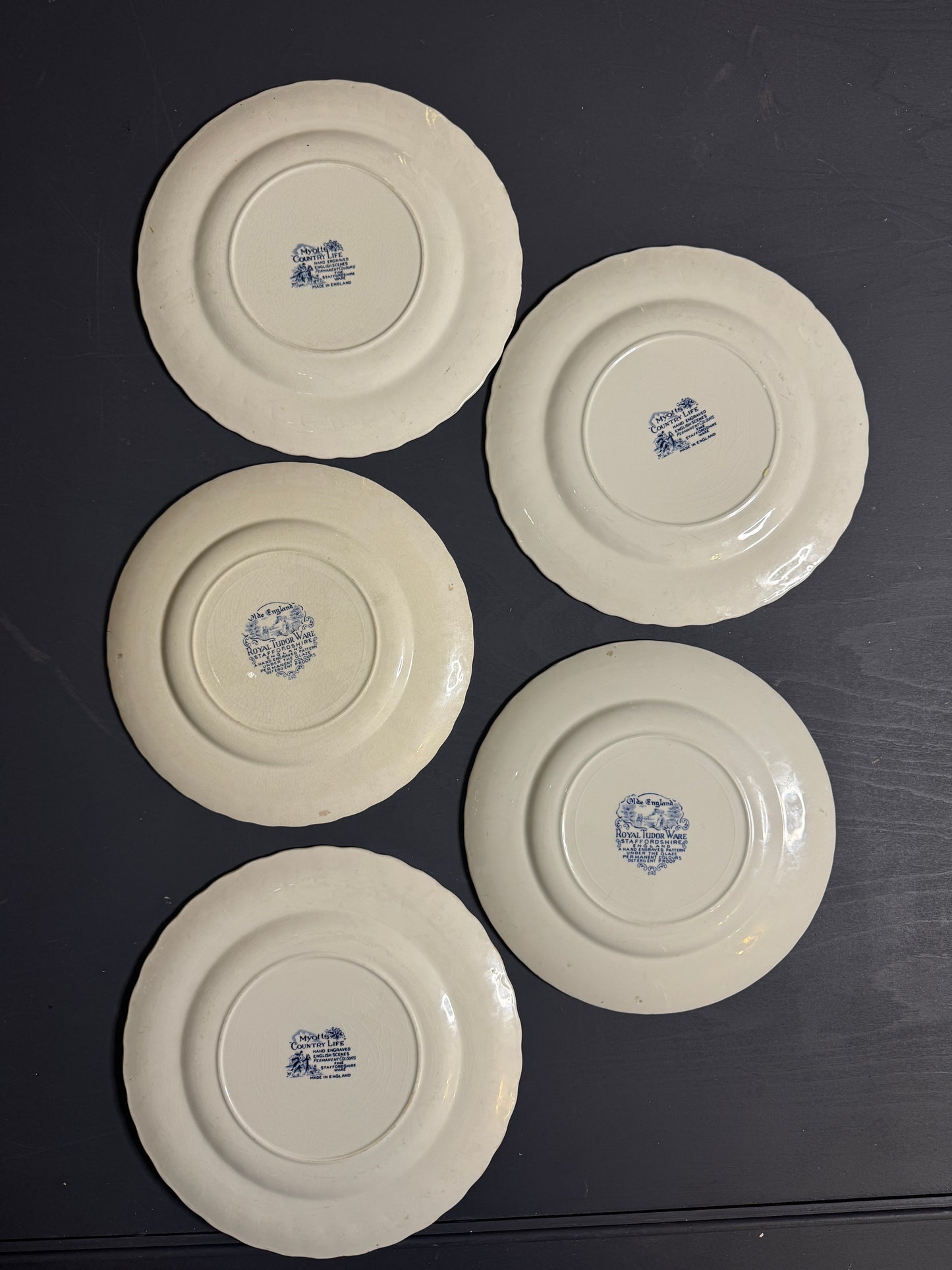 Vintage Kitchen Wall Plates : Blue & White - Willow Style English Plates