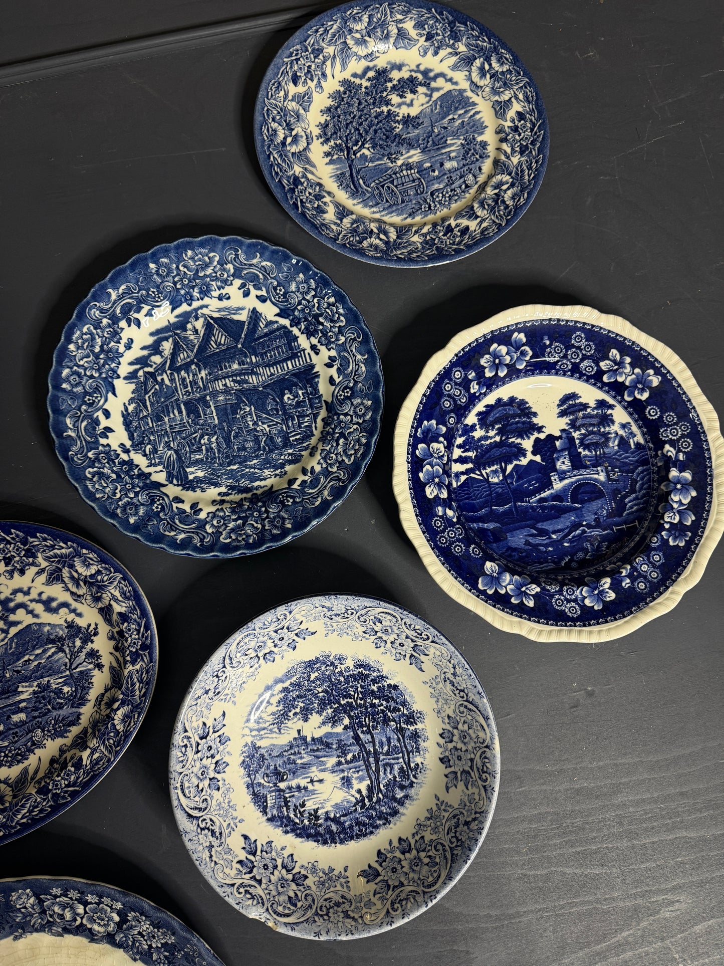 Regal Blue Willow Collection – Vintage English Dish Display