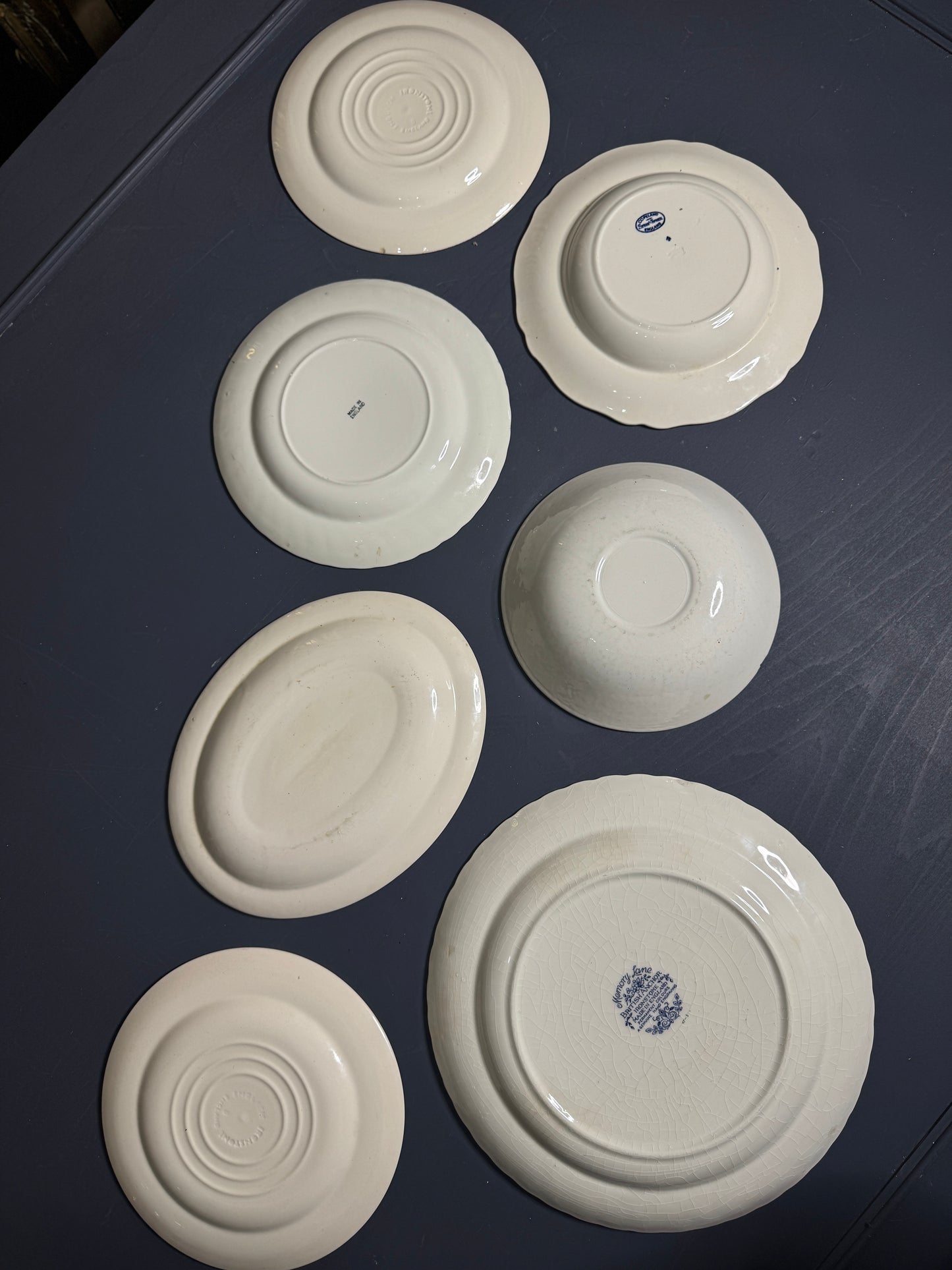 Regal Blue Willow Collection – Vintage English Dish Display