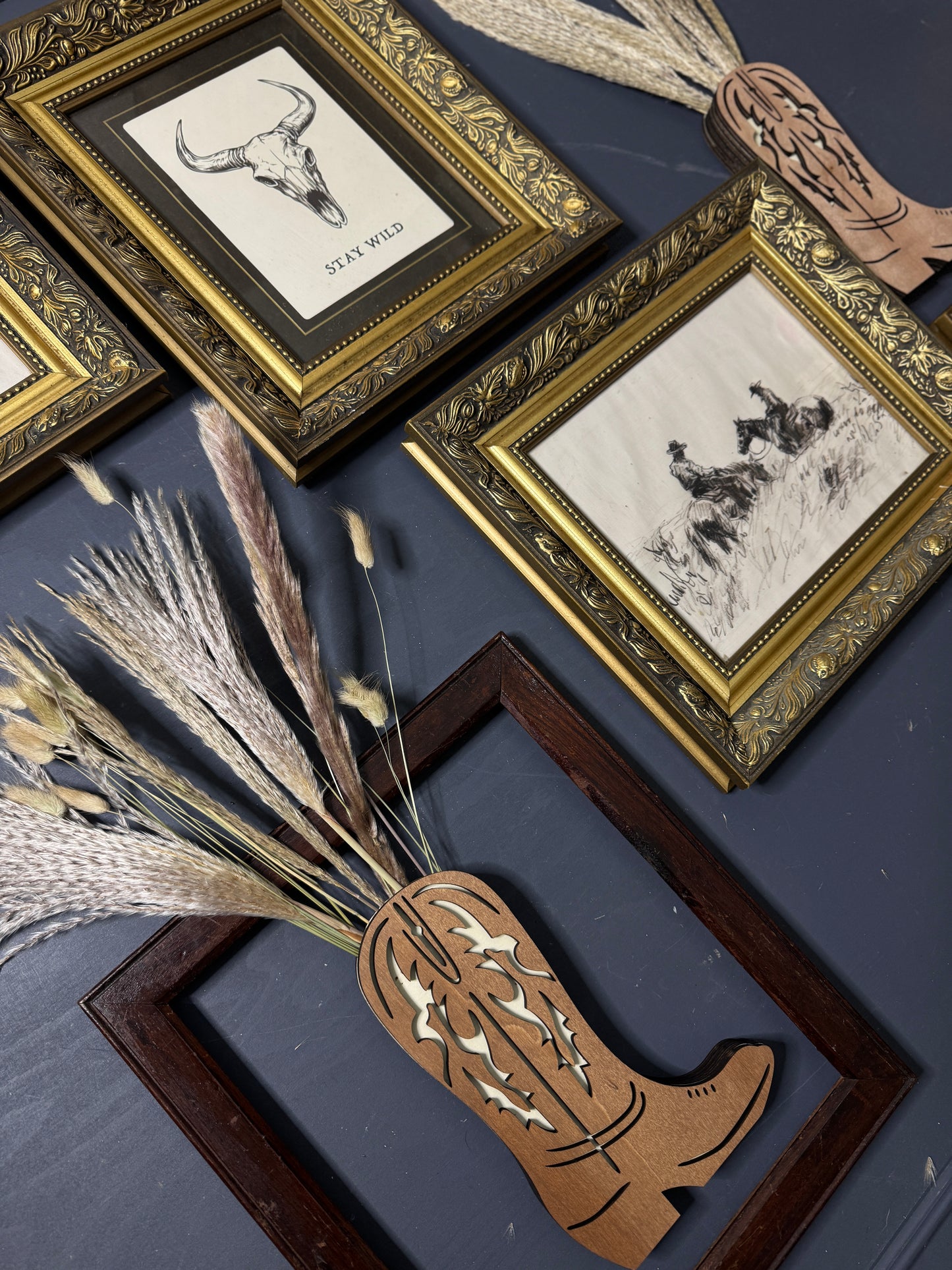 Rustic Western Elegance – Texas Themed Prints in Ornate Gold & Wooden Frames with Dried Flower Boot Decor