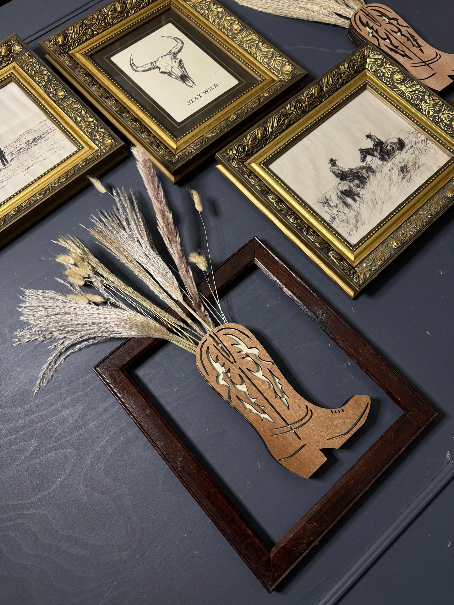 Rustic Western Elegance – Texas Themed Prints in Ornate Gold & Wooden Frames with Dried Flower Boot Decor