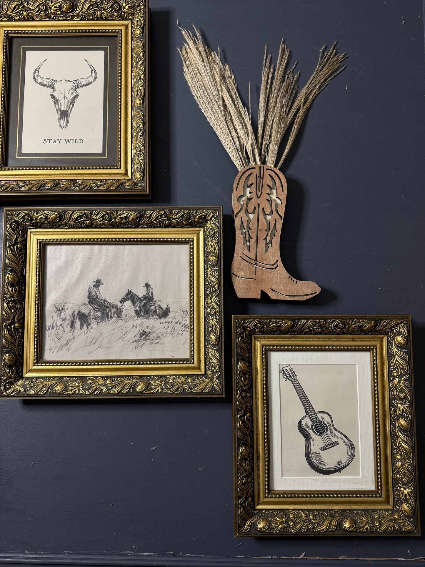 Rustic Western Elegance – Texas Themed Prints in Ornate Gold & Wooden Frames with Dried Flower Boot Decor