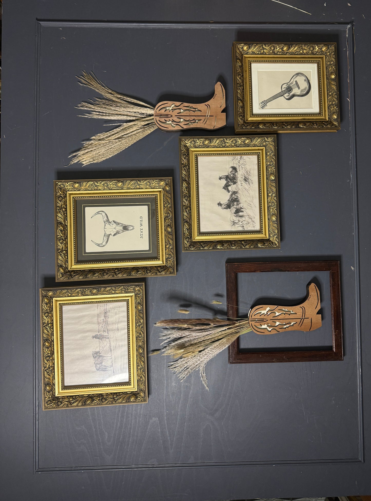 Rustic Western Elegance – Texas Themed Prints in Ornate Gold & Wooden Frames with Dried Flower Boot Decor