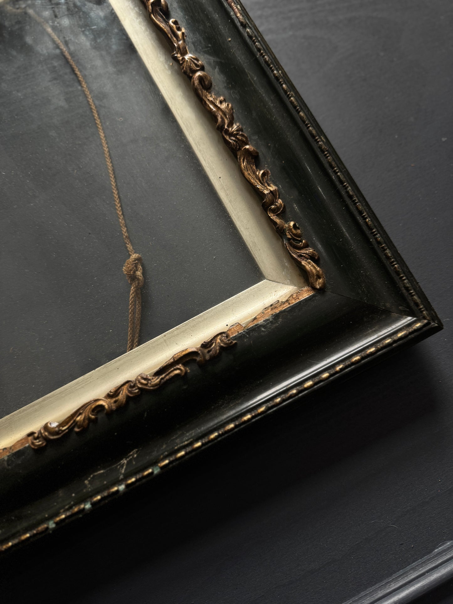 Antique Victorian Gilt Greenl Small Frame