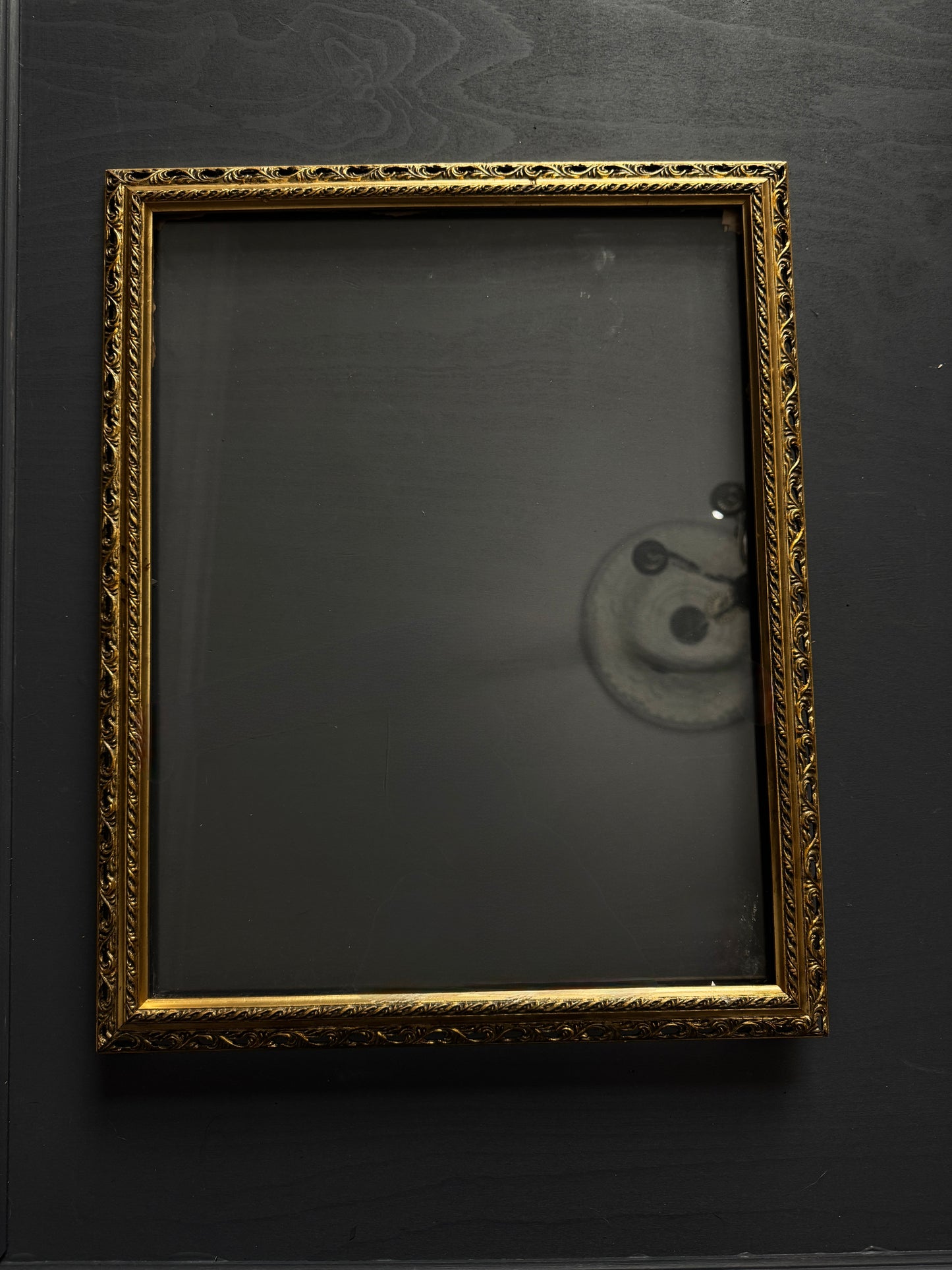 Regal Lines – Medium Double Slim Gilt Ornate Frame