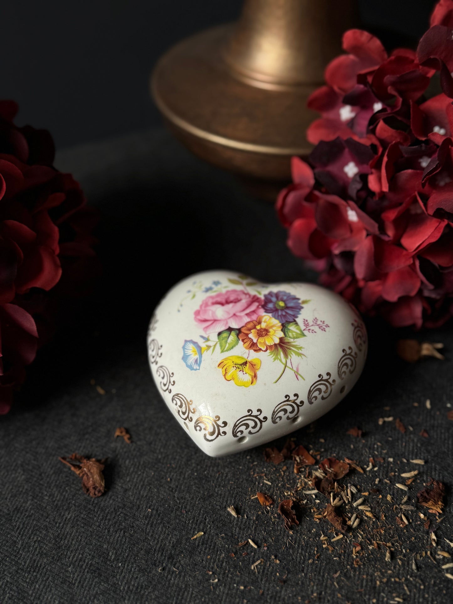 Vintage Ceramic Pomanders A Timeless Touch of Fragrance & Charm