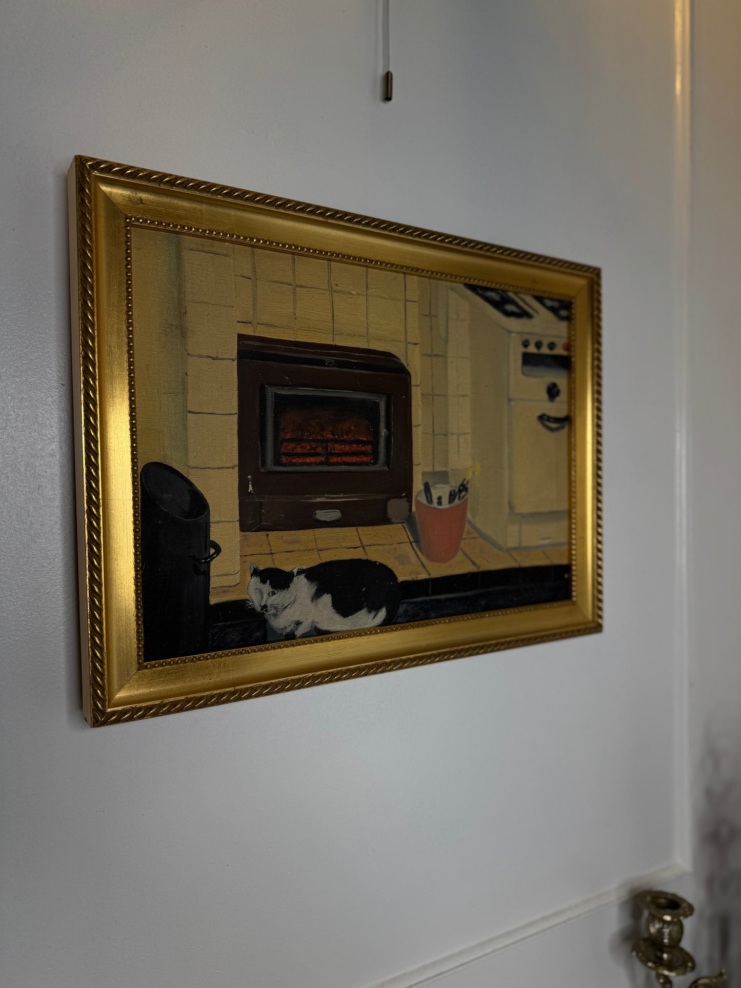 Kitchen Companion – Vintage Oil Painting of Cat in Gilt Frame