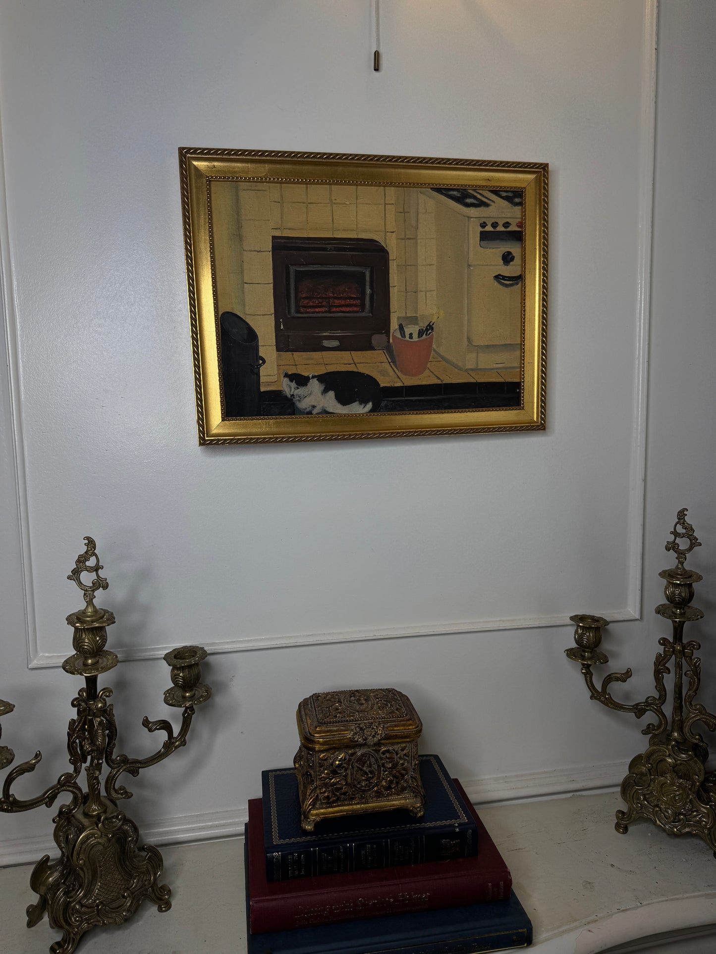Kitchen Companion – Vintage Oil Painting of Cat in Gilt Frame