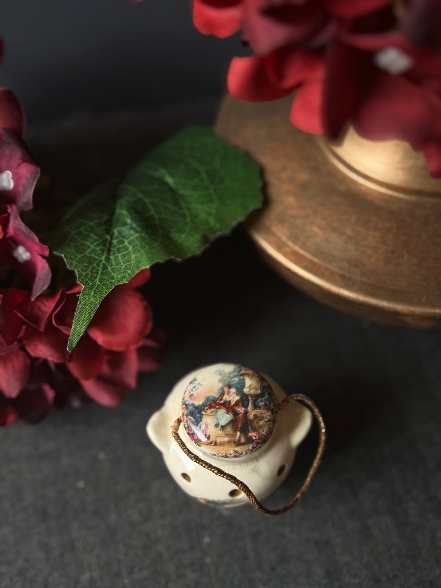 Vintage Ceramic Pomanders A Timeless Touch of Fragrance & Charm