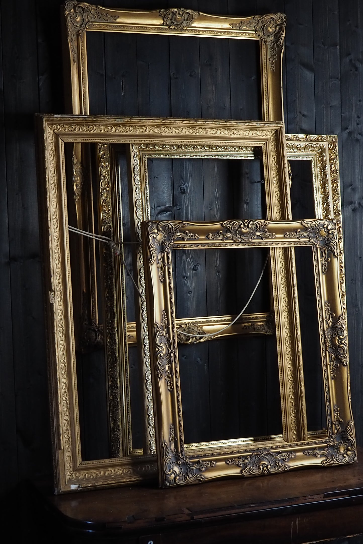 The Castoria – Heavy Detailed Gold Ornate Large Frame