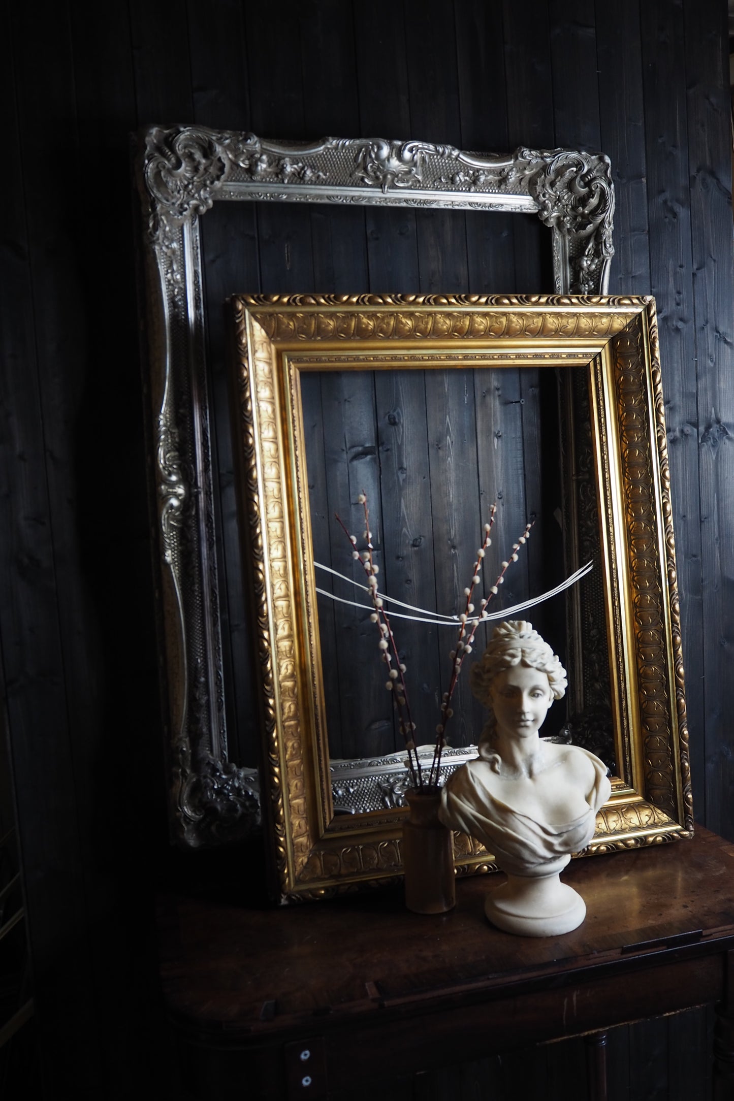 The Marly – XXL Versailles Antique Silver Gesso Frame