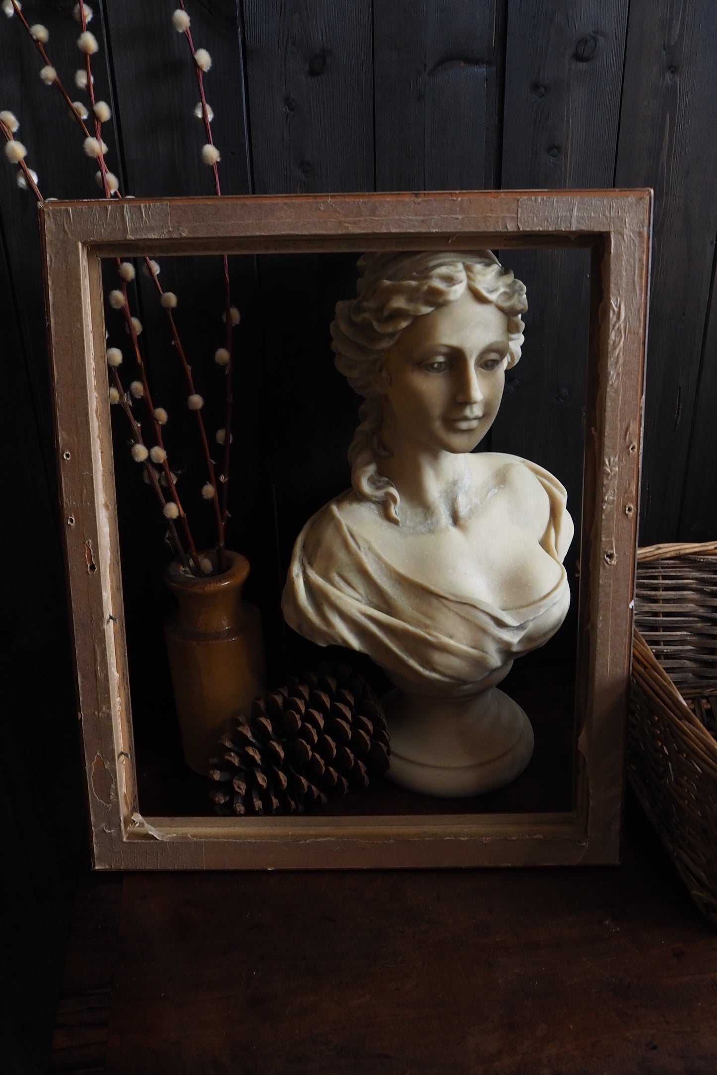 The Bobbin – Solid Wooden Distressed Ornate Gilt Frame