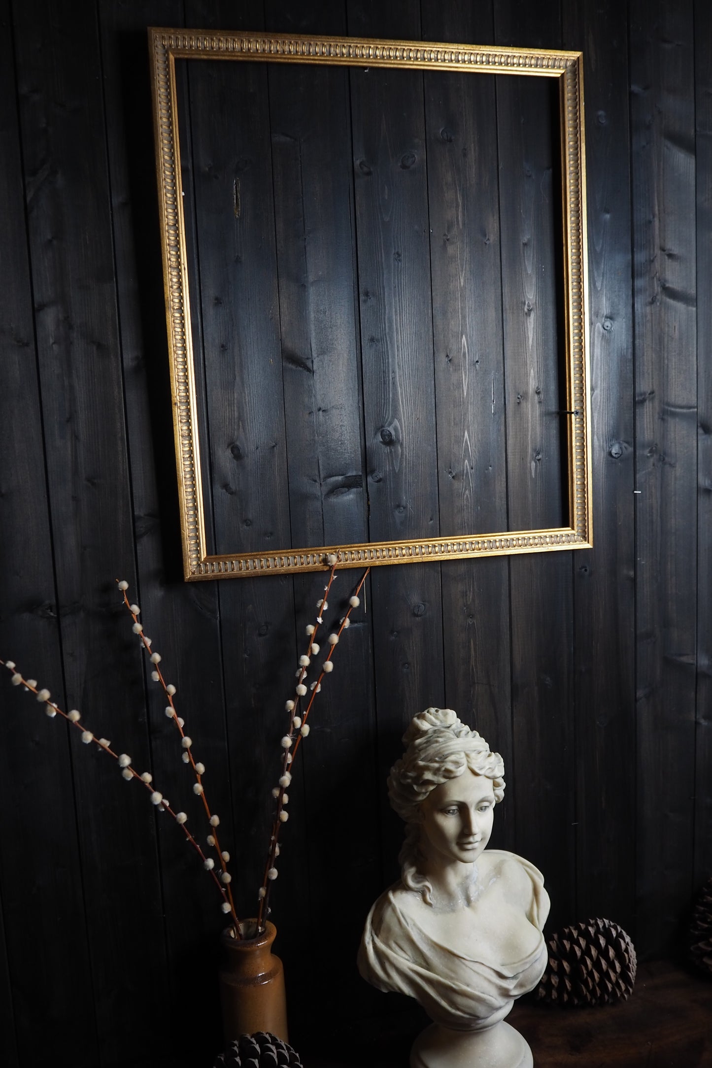 The Acanthus - Gold Parcel Gilt Medium Slim Frame