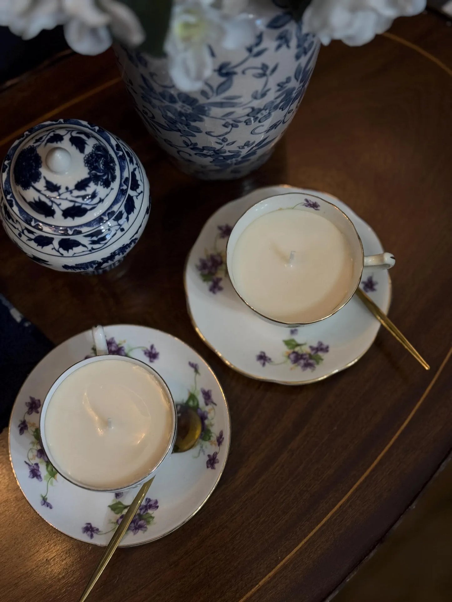 Bridgerton-Inspired Vintage Teacup Candle – Elegant & Reusable
