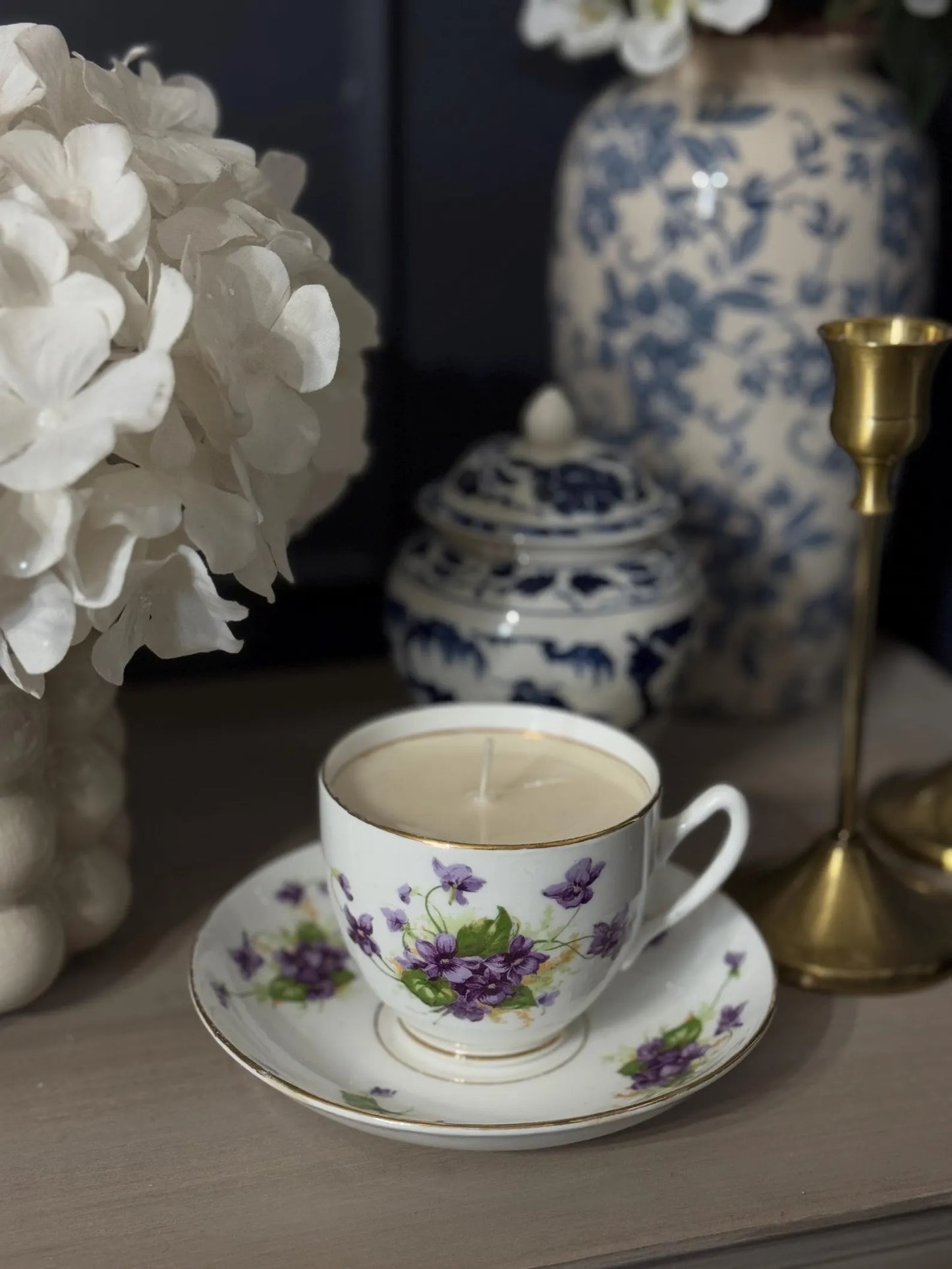 Bridgerton-Inspired Vintage Teacup Candle – Elegant & Reusable