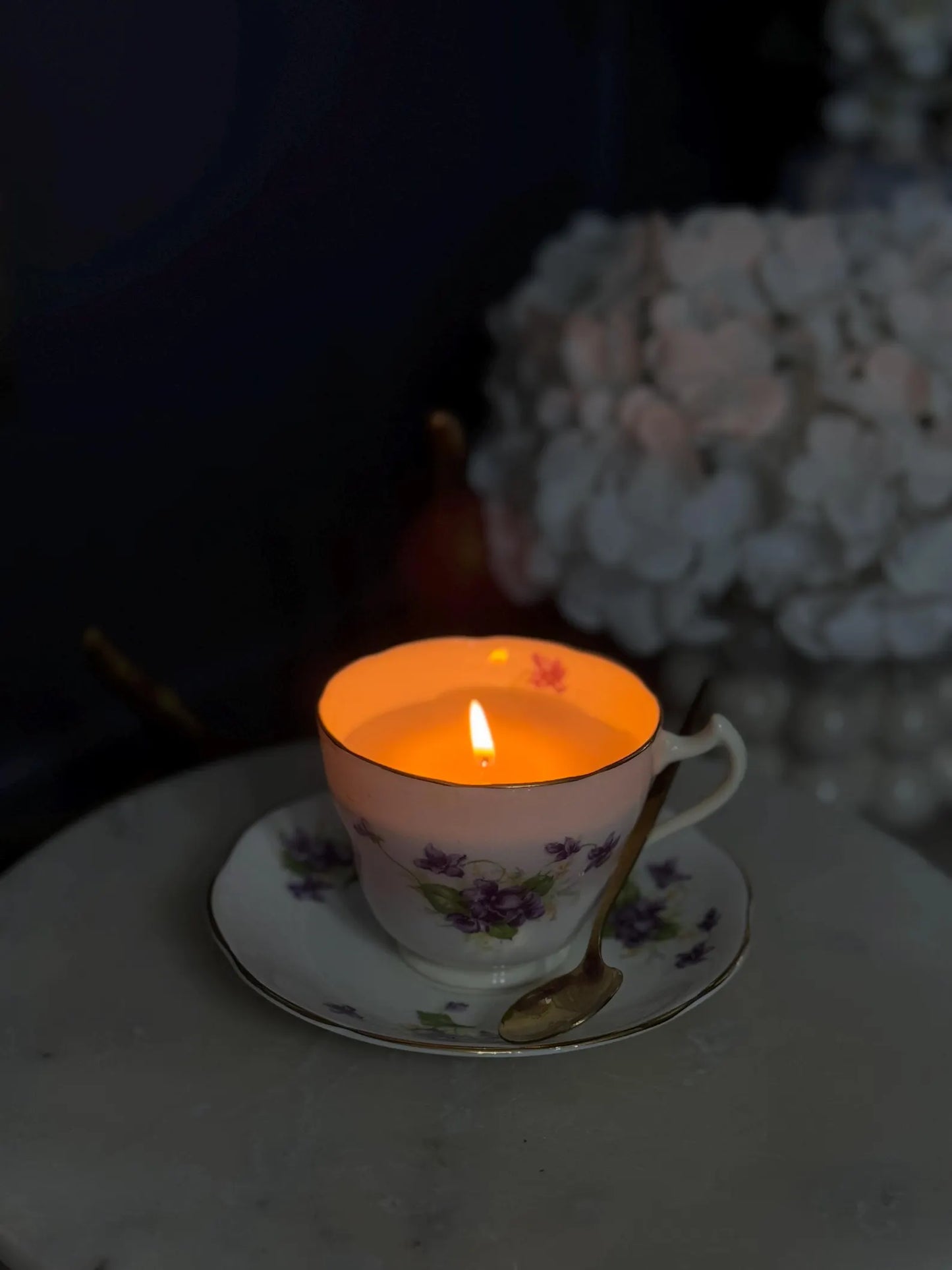 Bridgerton-Inspired Vintage Teacup Candle – Elegant & Reusable
