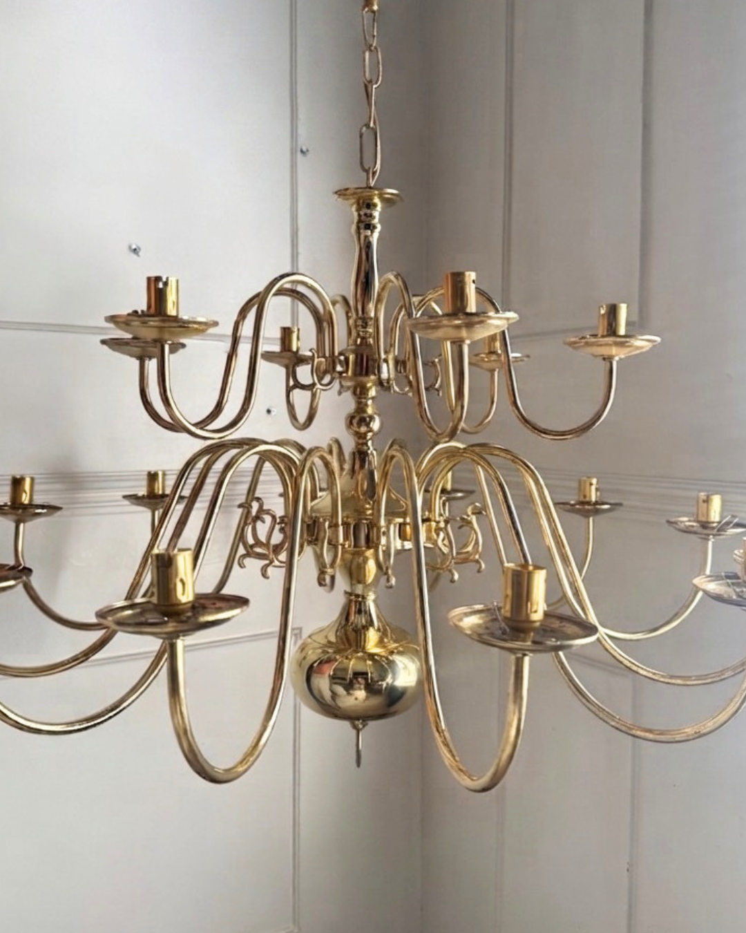 Vintage Dutch Brass Chandelier – 18 Light Baroque Style Ceiling Lighting