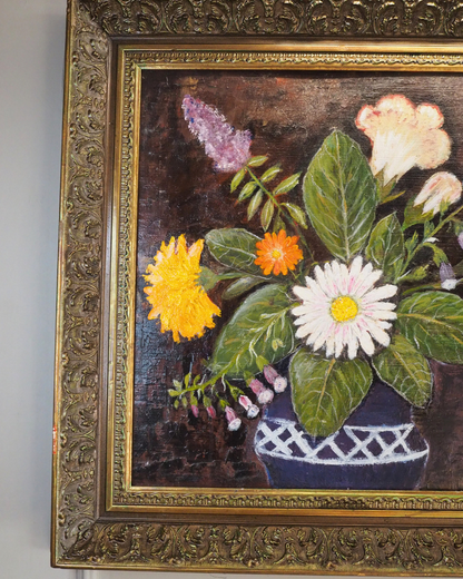 Large Vintage Floral Oil Painting in Antique Gold Heavy Frame (72 × 57 cm)