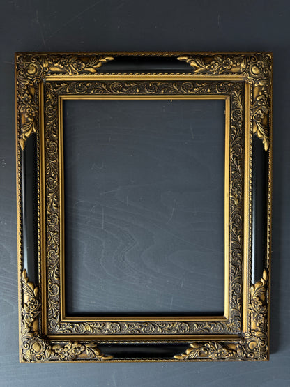 Antique Black & Gold Antique Drame Ornate Louréaux Frame