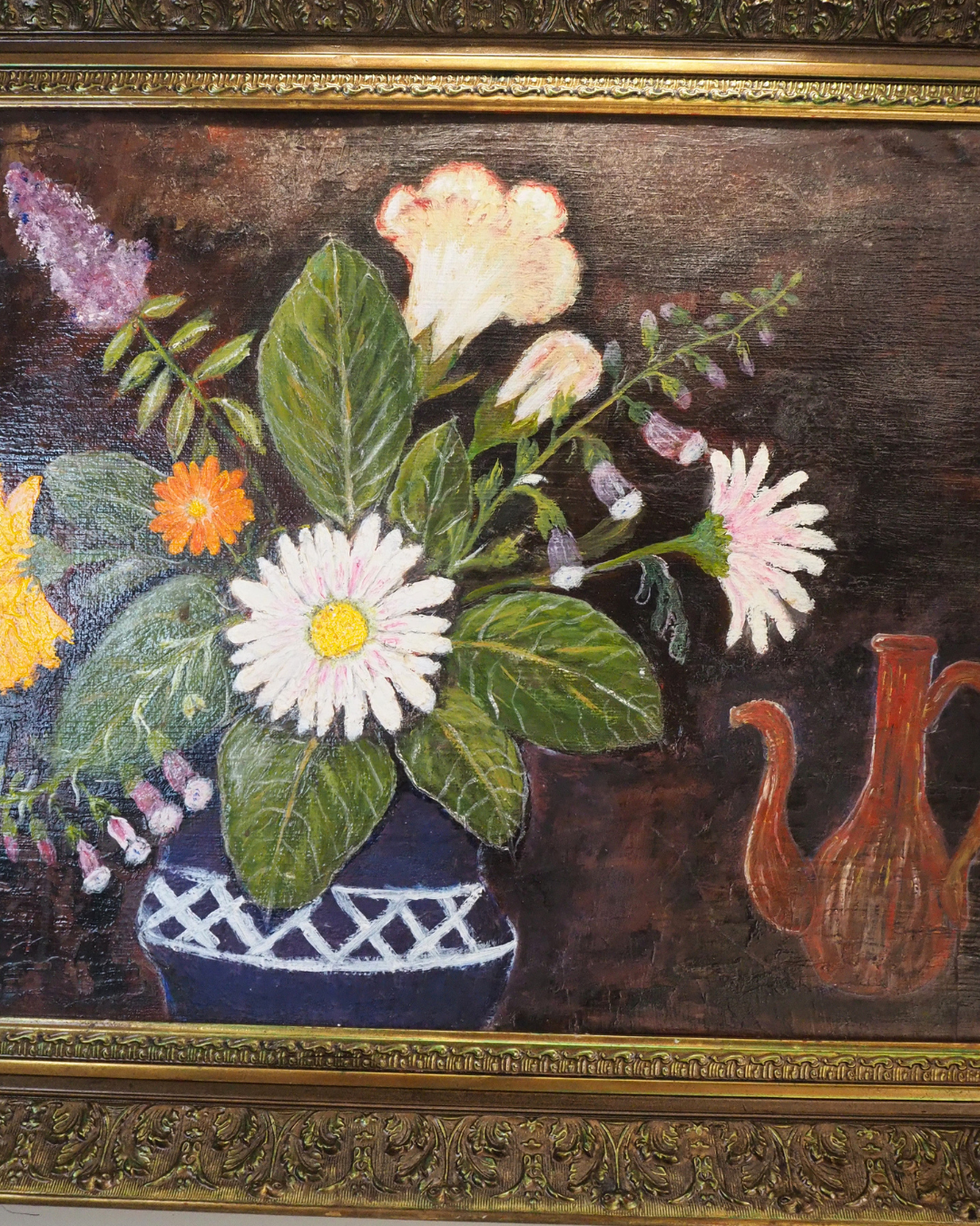 Large Vintage Floral Oil Painting in Antique Gold Heavy Frame (72 × 57 cm)