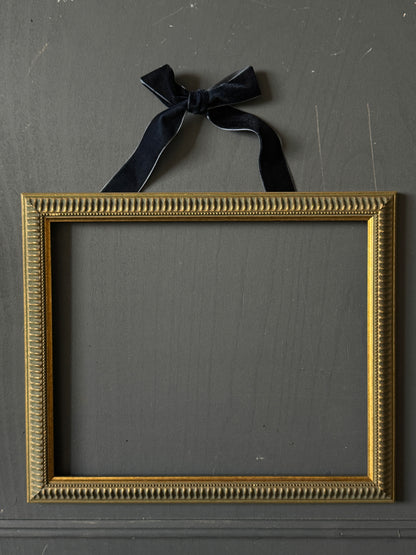 Opulent Knots – Velvet Ribbon Bows for Elegant Styling -  Navy Blue