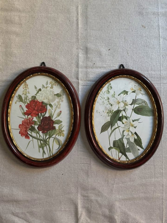 Vintage Flower Themed Oval Matching Frame Set -Pair