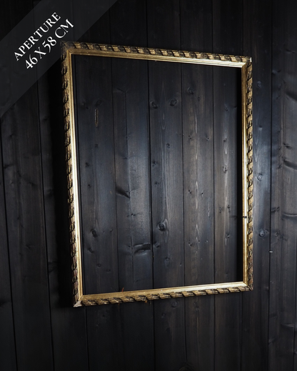 The Acanthus - Gold Parcel Gilt Medium Slim Frame
