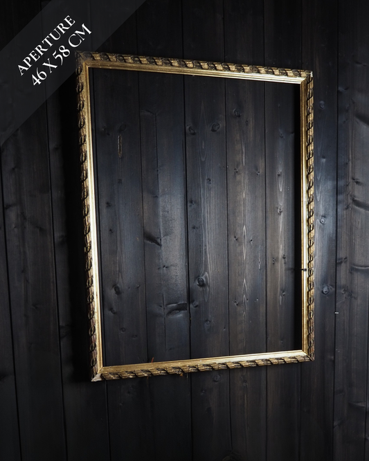 The Acanthus - Gold Parcel Gilt Medium Slim Frame