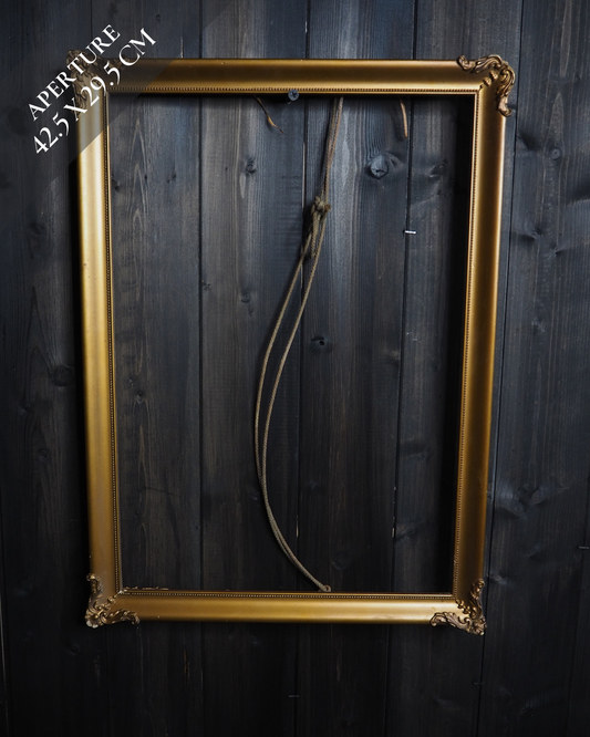 The Amboise- Antique Chip End Ornate Gold Gilt frame