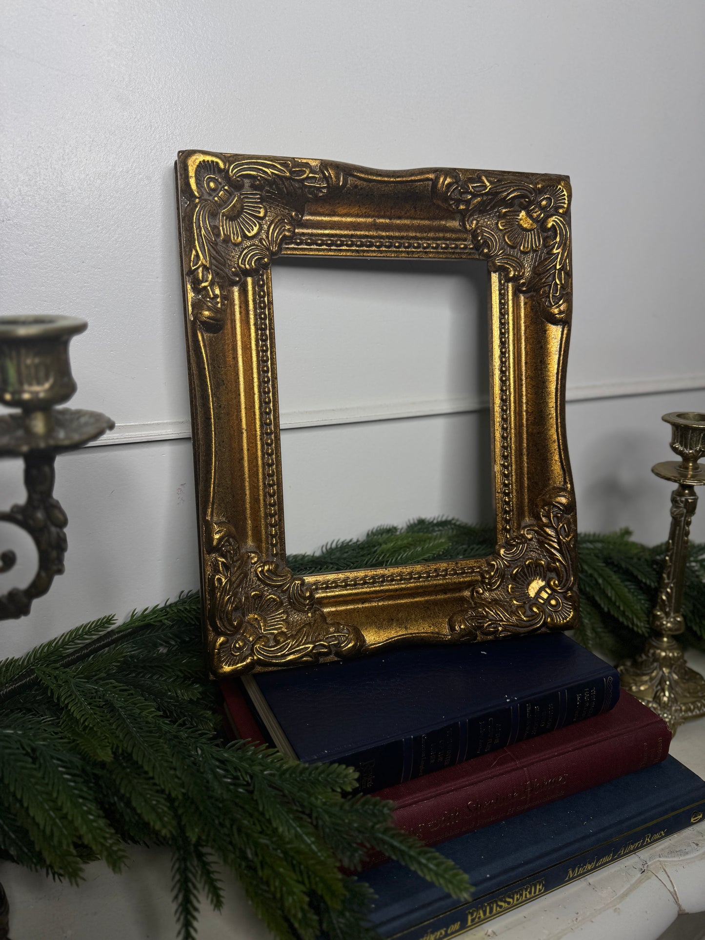Ornate Small Vintage Sorelle Gilt Frame - Frame Nantes