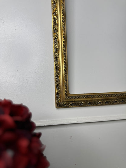 Regal Lines – Medium Double Slim Gilt Ornate Frame