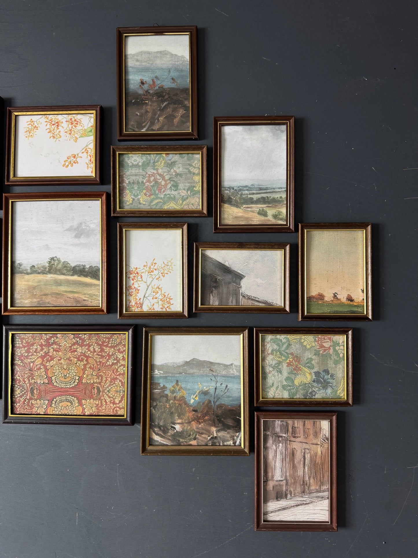 Vintage Themed Gallery Wall Set with Mix of Wooden Mini Frames ( x 16 )