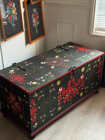 Large Vintage Hungarian Hand-Painted Folk Blanket Box / Toy Storage Chest