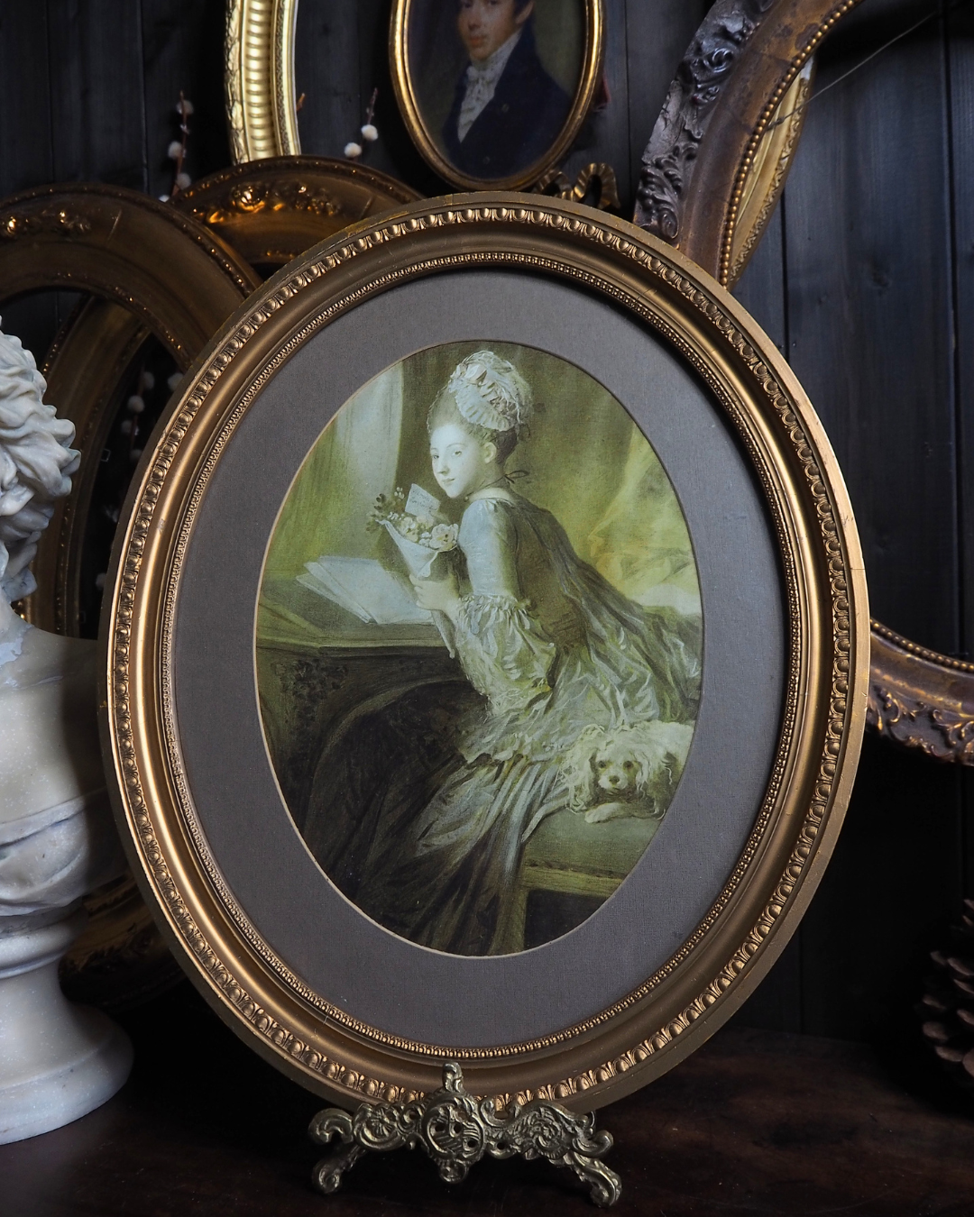 Elegant Victorian Wall Print Art in Large Oval Gold Gilt Frame