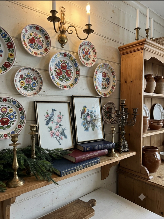 Wings of Elegance – Pair of Vintage Bird Prints