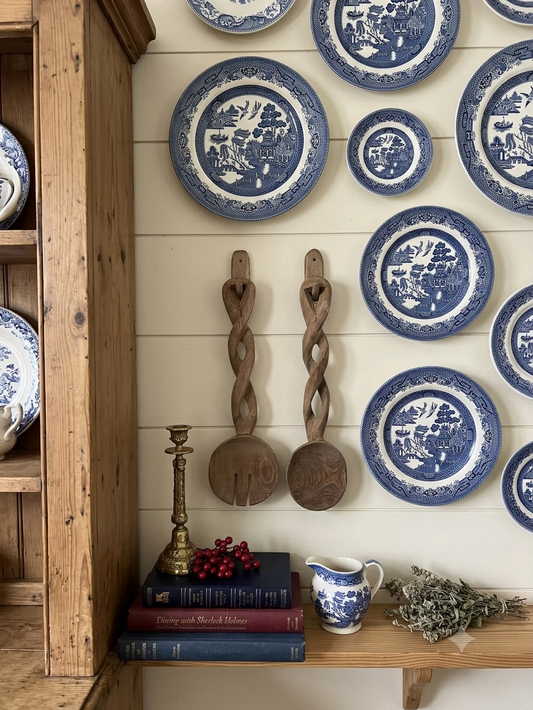Rustic Charm – Vintage Wooden Wall Spoon Set