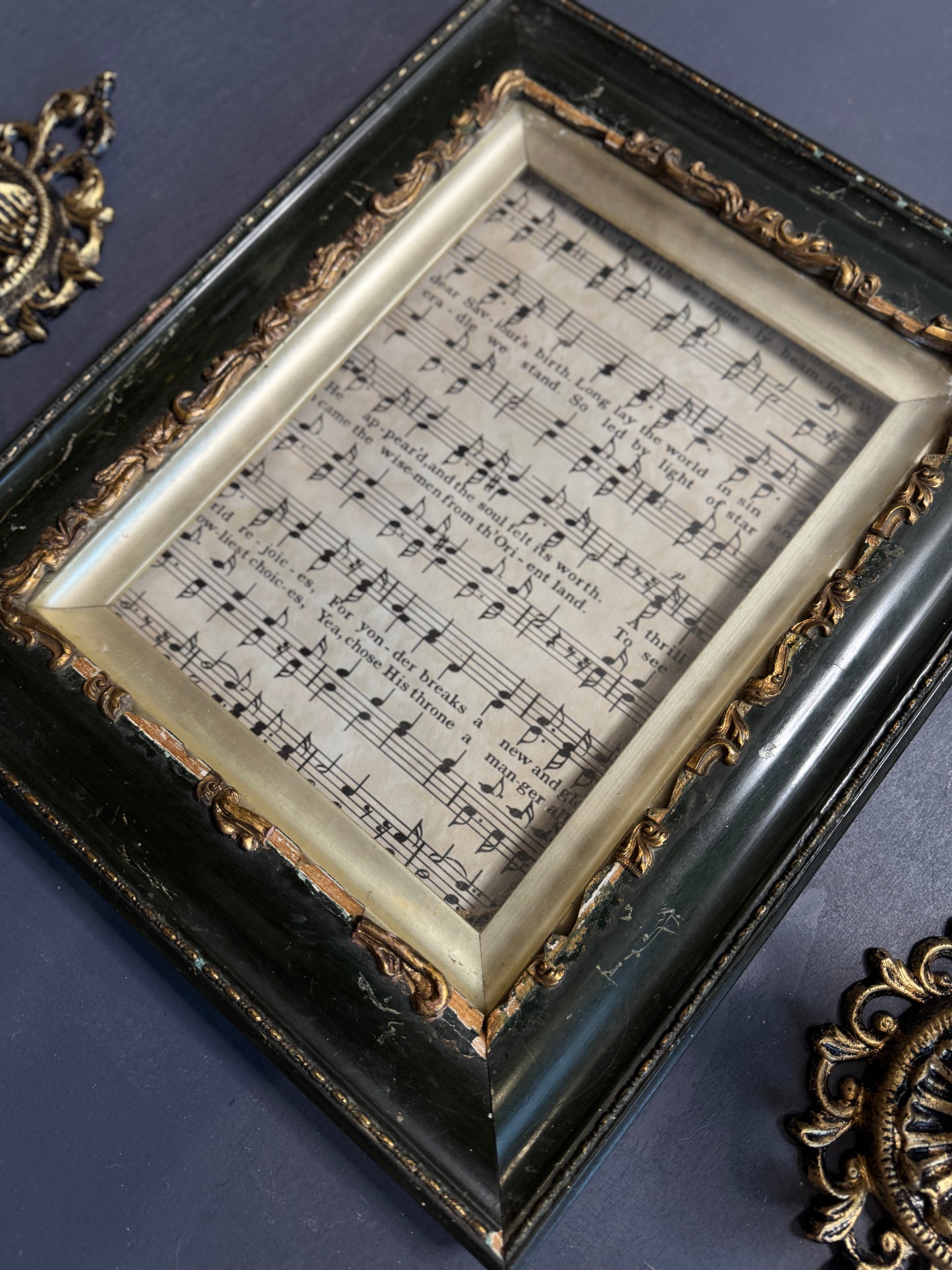 Antique Victorian Gilt Greenl Small Frame