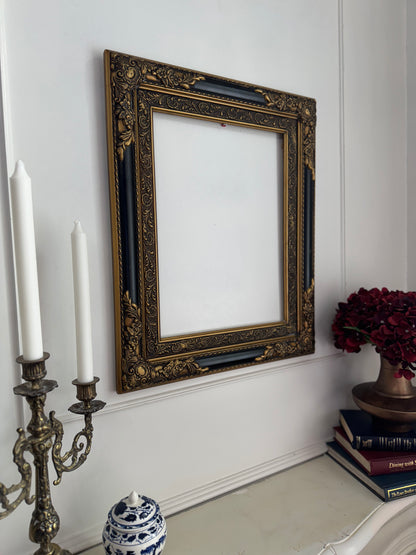 Antique Black & Gold Antique Drame Ornate Louréaux Frame