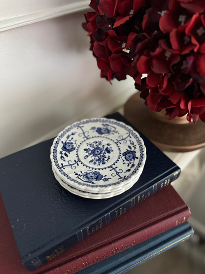 Set of 4 Matching Plates for Wall or Trinket Use