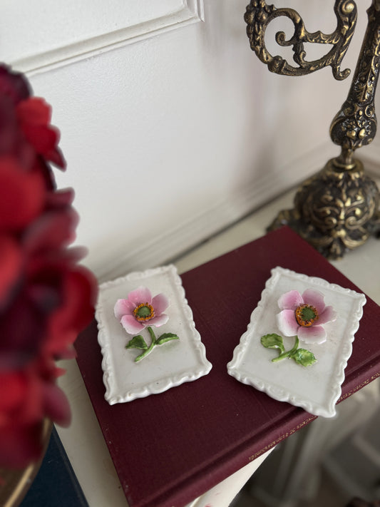 Charming Collectible Ceramic Wall Petite Decor