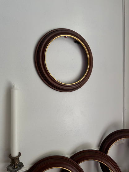 Vintage Van Hygan & Smythe Wooden Plate Frame Holder
