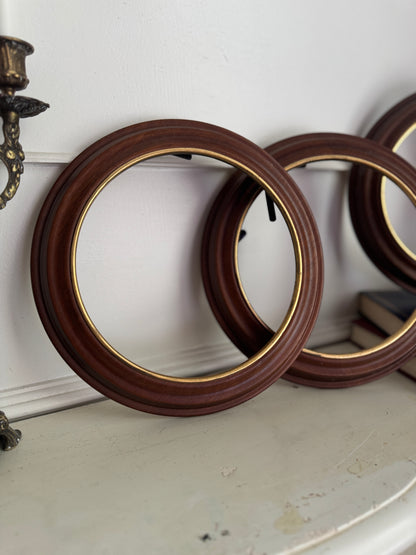 Vintage Van Hygan & Smythe Wooden Plate Frame Holder