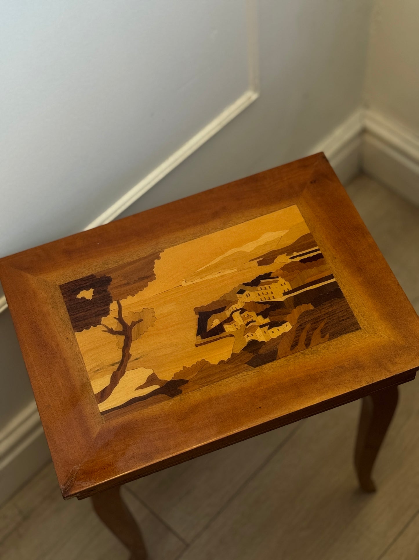 Italian Inlaid Musical Vintage Wooden Table / Jewellery Holder with Lid